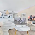 Ocean & Pool View 3-bedroom Apt. 马拉加