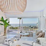 Ocean & Pool View 3-bedroom Apt. * 马拉加